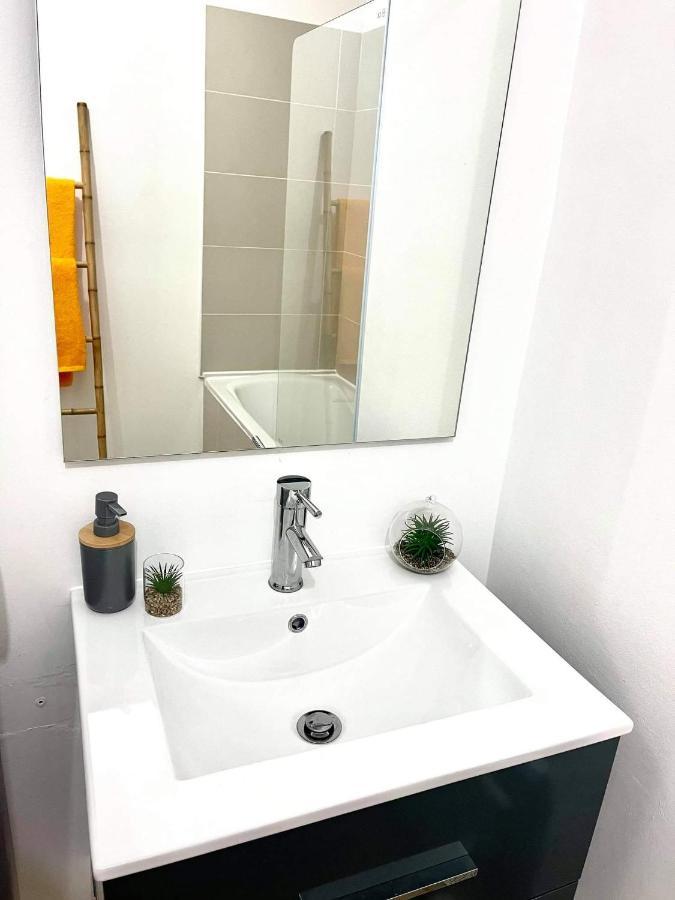 Entierement Equipe, Climatise, Wifi, Au Dernier Etage Sans Vis A Vis Apartment Saint-Denis Exterior photo